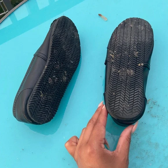 Skechers Black Slip-On Loafers: USED/PRE-OWNED/WELL WORN/OLD - Picture 5 of 12